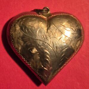 Vintage 925 Sterling Silver Etched Puffy Heart Pendent